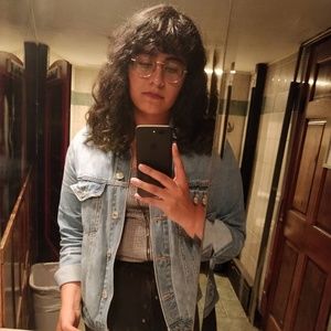 Meet your Posher, Moneeba